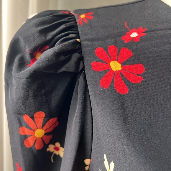 WAYF fall dress with keyholes - Picture 3 of 4